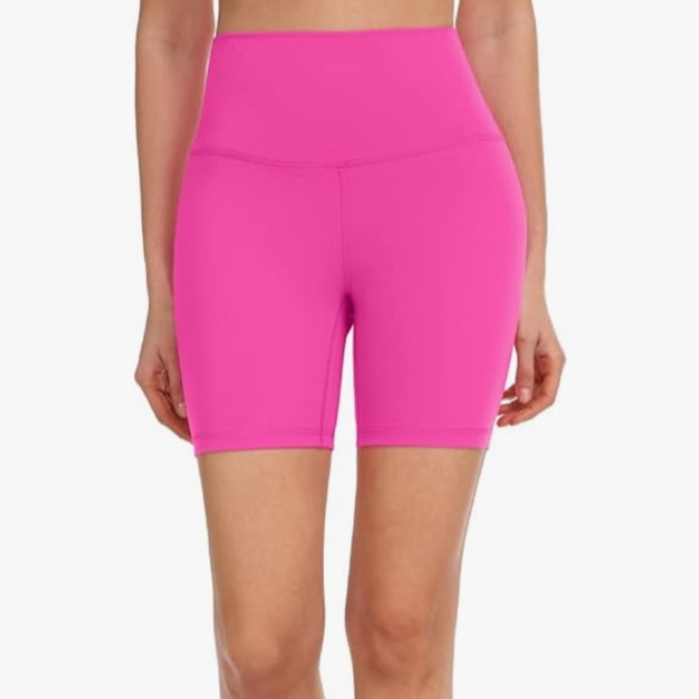 🆕 HeyNuts Essential/Workout Shorts - Size M 8/10